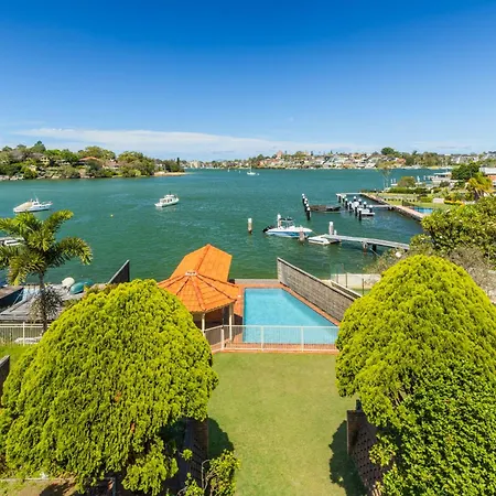 Stunning Waterfront Townhouse With Shared Swimpool, Harbour View And Free P-3