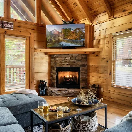 Pet Friendly, Sauna, Jacuzzi Suites, Hot Tub, Dollywood, Game Room, Sleeps 14-3