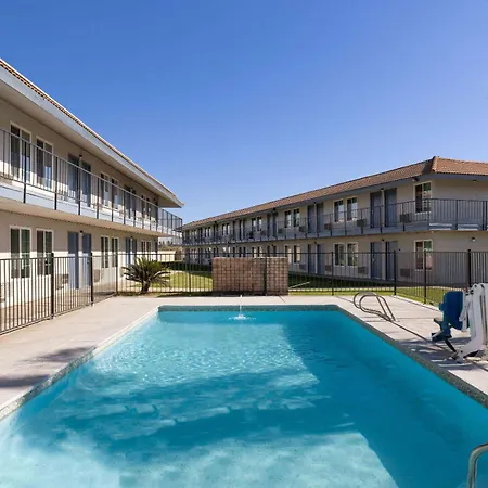 Days-Inn By Wyndham Bakersfield-2