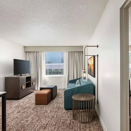 Doubletree Suites By Hilton Austin Downtown Capitol-2