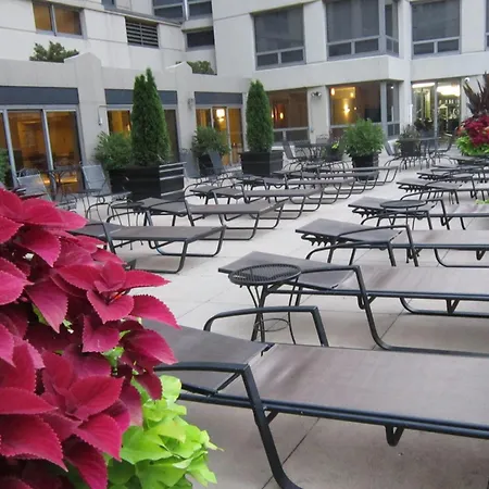 Courtyard By Marriott Chicago Downtown/River North-3
