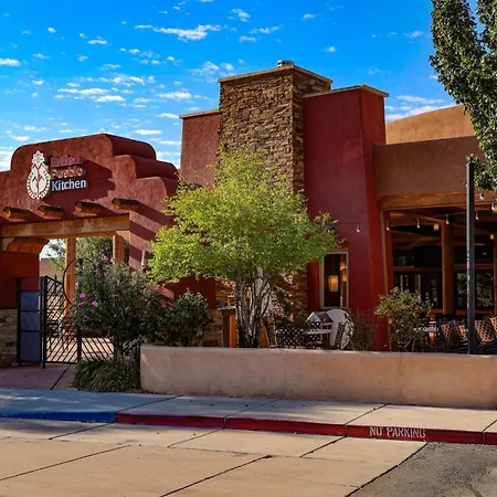 Holiday Inn Express & Suites Albuquerque Historic Old Town By Ihg-2