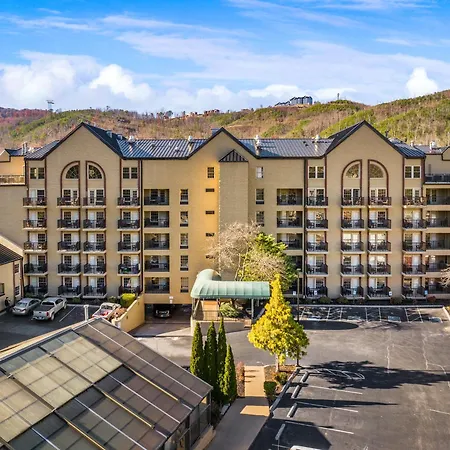 Black Bear Inn & Suites-2