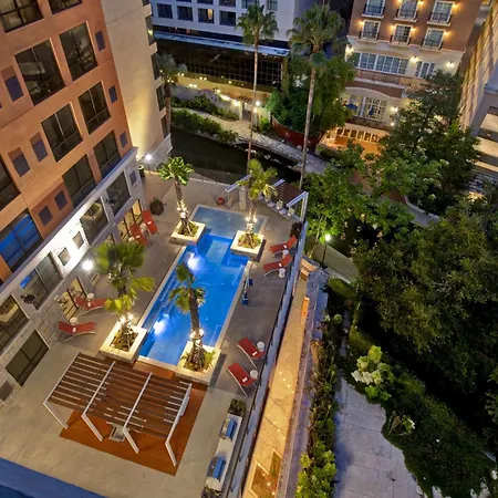 Hampton Inn & Suites On The San Antonio Riverwalk-3