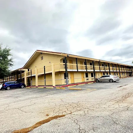 Coratel Inn & Suites By Jasper Wonderland-3