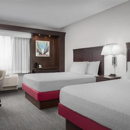 Hampton Inn & Suites Omaha-Downtown-3