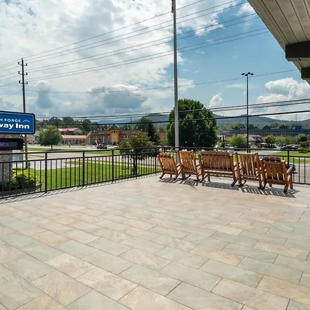 Pigeon Forge Parkway Inn-2
