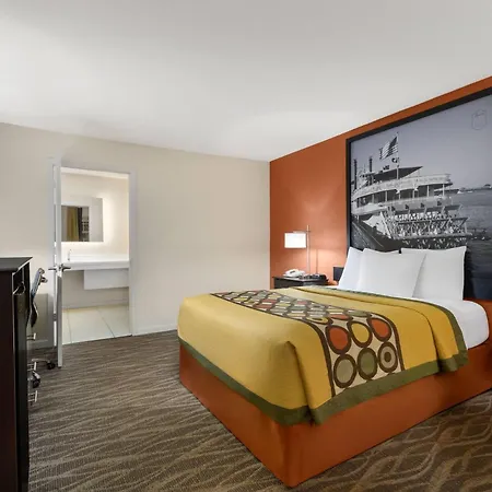 Super 8 By Wyndham New Orleans-2