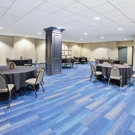 Holiday Inn Express Nashville-Downtown - Broadway By Ihg-3