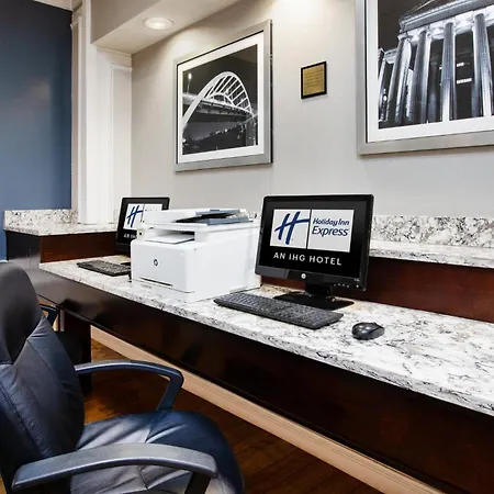Holiday Inn Express Nashville-Downtown - Broadway By Ihg-2