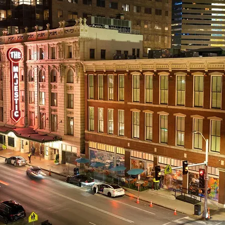 Holiday Inn Express Dallas Market Center By Ihg-3