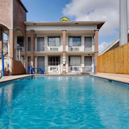 Super 8 By Wyndham San Antonio Pearl District Downtown-2