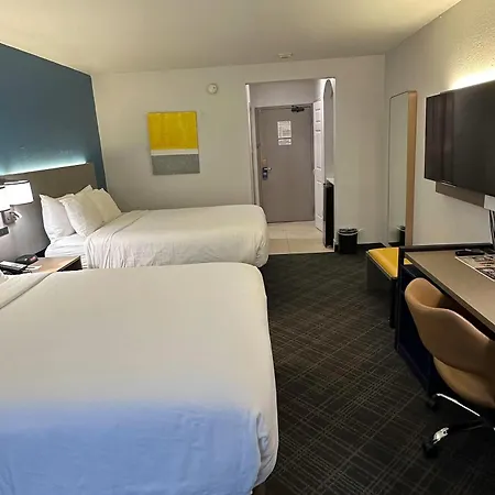 Comfort Inn Dallas Park Central-3