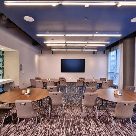Aloft By Marriott Chicago Mag Mile-2