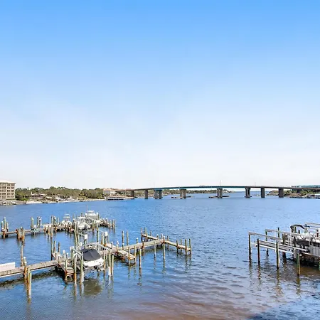 Palm Court Yacht Club #303-2
