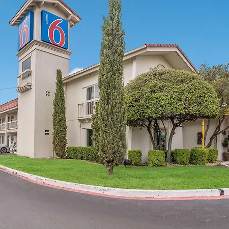 Motel 6-Dallas, Tx - Market Center-3