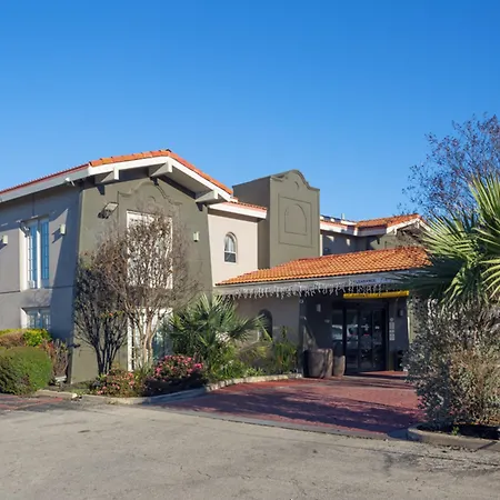 Baymont By Wyndham Austin University Area-3