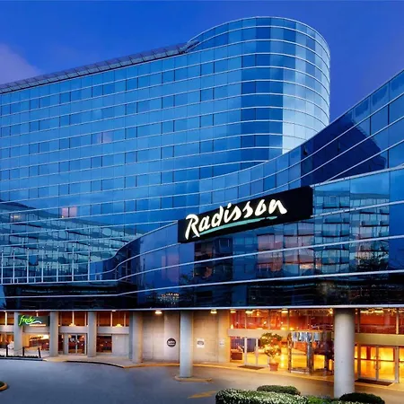 Radisson Hotel Vancouver Airport-3