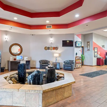 Ramada By Wyndham Sioux Falls Airport - Waterpark Resort & Event Center-3