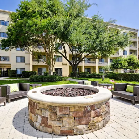 Courtyard Dallas Medical Market Center-3