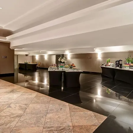 Doubletree By Hilton Toronto Downtown-3