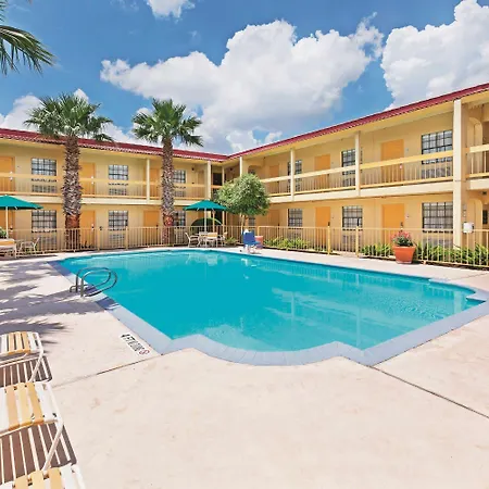 La Quinta Inn By Wyndham San Antonio Lackland-3