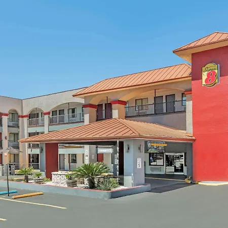 Super 8 By Wyndham Austin University/Downtown Area-2