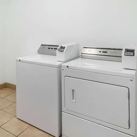 Quality Inn & Suites Albuquerque North Near Balloon Fiesta Park-2