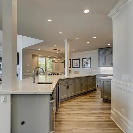 Luxury Oceanfront 7 Bedroom 7 Ba Wonderful Pool Deck Beach Gear And Bike Rentals Included-2