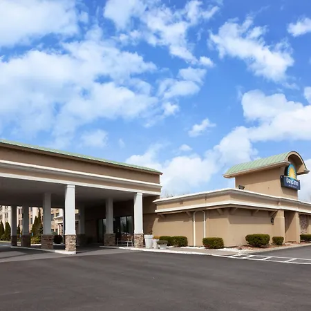 Days Inn By Wyndham Plattsburgh-3