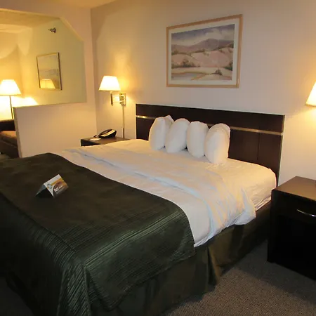 Quality Inn & Suites Omaha Chalco-3