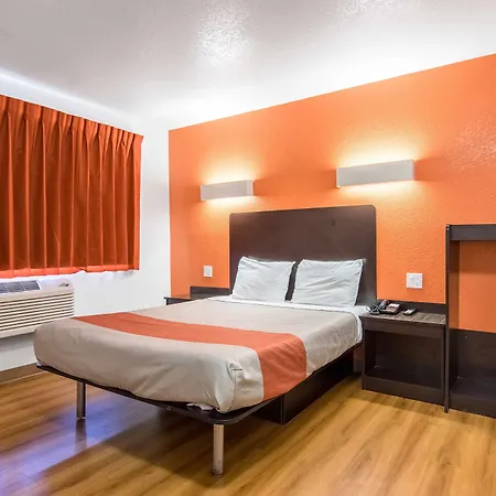 Motel 6 Bakersfield-2