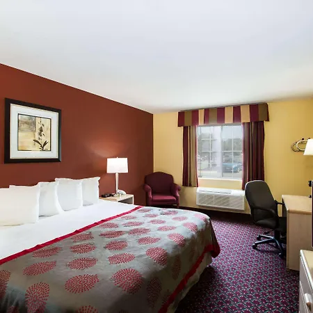 Ramada By Wyndham Sioux Falls-3
