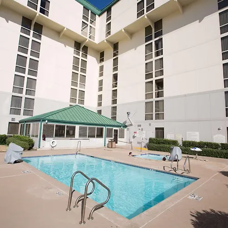 Hilton Garden Inn Dallas/Market Center-3