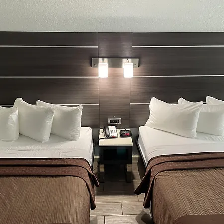 Econo Lodge Inn & Suites Near Lackland Afb-3