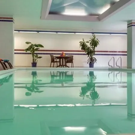 Cartier Place Suite Hotel-3