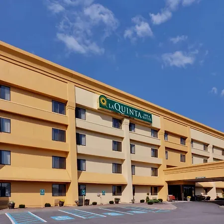 La Quinta By Wyndham Plattsburgh-3
