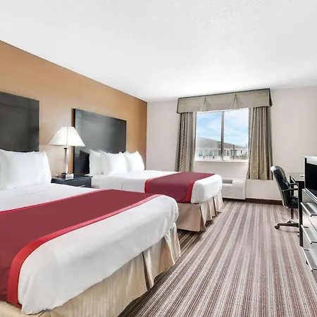 Days Inn & Suites By Wyndham Dallas-3
