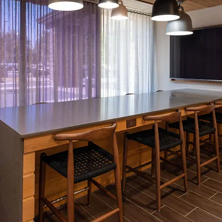 Fairfield Inn And Suites By Marriott Bakersfield Central-3