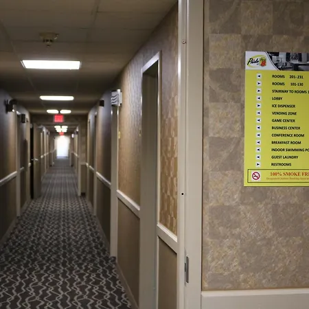 Super 8 By Wyndham Plattsburgh-3