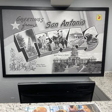 Super 8 By Wyndham San Antonio Downtown Ne-3