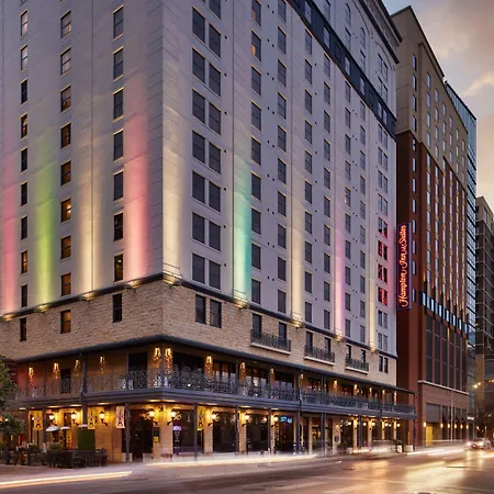 Hampton Inn & Suites Austin - Downtown-2
