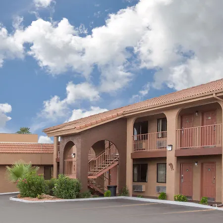 Howard Johnson By Wyndham St. George Hotel & Suites-2