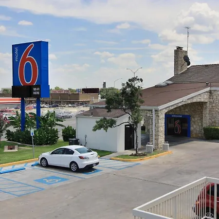 Motel 6 Austin, Tx - Central Downtown Ut-2