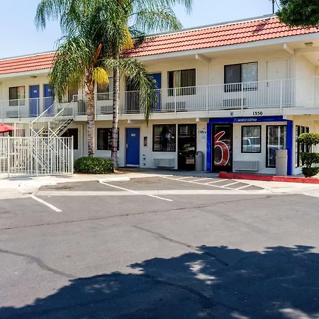 Motel 6 Bakersfield, Ca - Convention Center-3