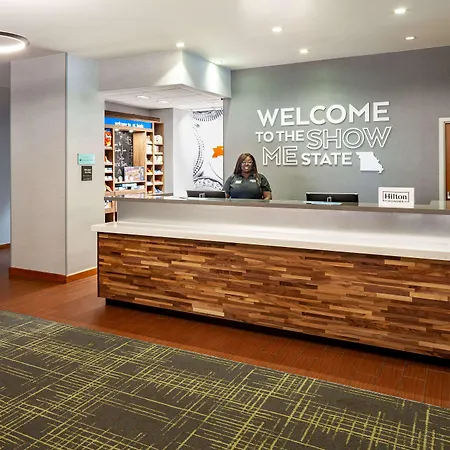 Hampton Inn & Suites St. Louis At Forest Park-3