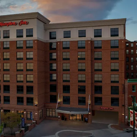 Hampton Inn Baltimore-Downtown-Convention Center-2