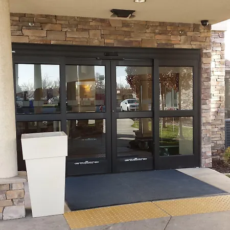Holiday Inn Express Airport East By Ihg-3