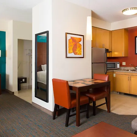 Residence Inn Kansas City Airport-3