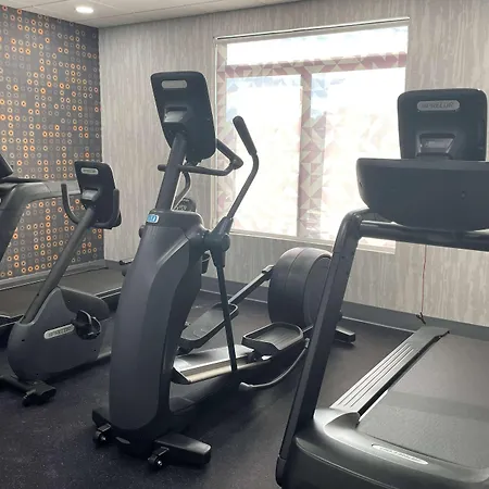 La Quinta Inn & Suites By Wyndham Tulsa Midtown-2